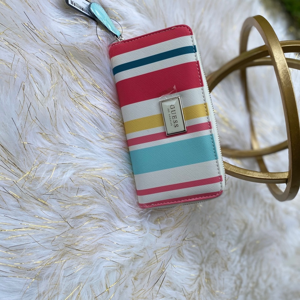 guess wallet